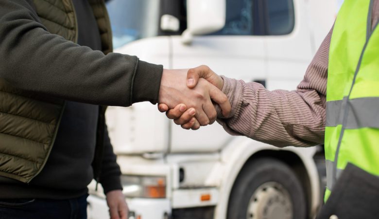 Location de véhicule avec chauffeur ou sans : quelle solution choisir ? 🚚 🦺